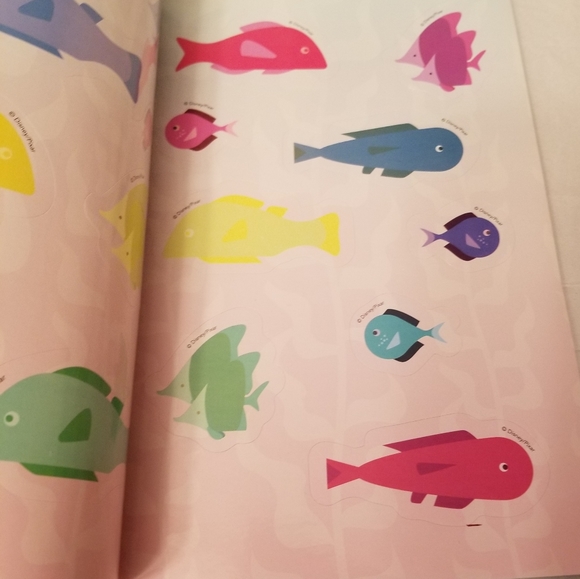 🆕️Finding Dory Coloring & Sticker Book - Picture 5 of 6
